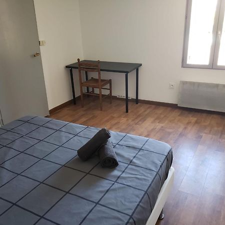 Chambres Meublees Et Spacieuses L'Isle-Jourdain  Bilik gambar