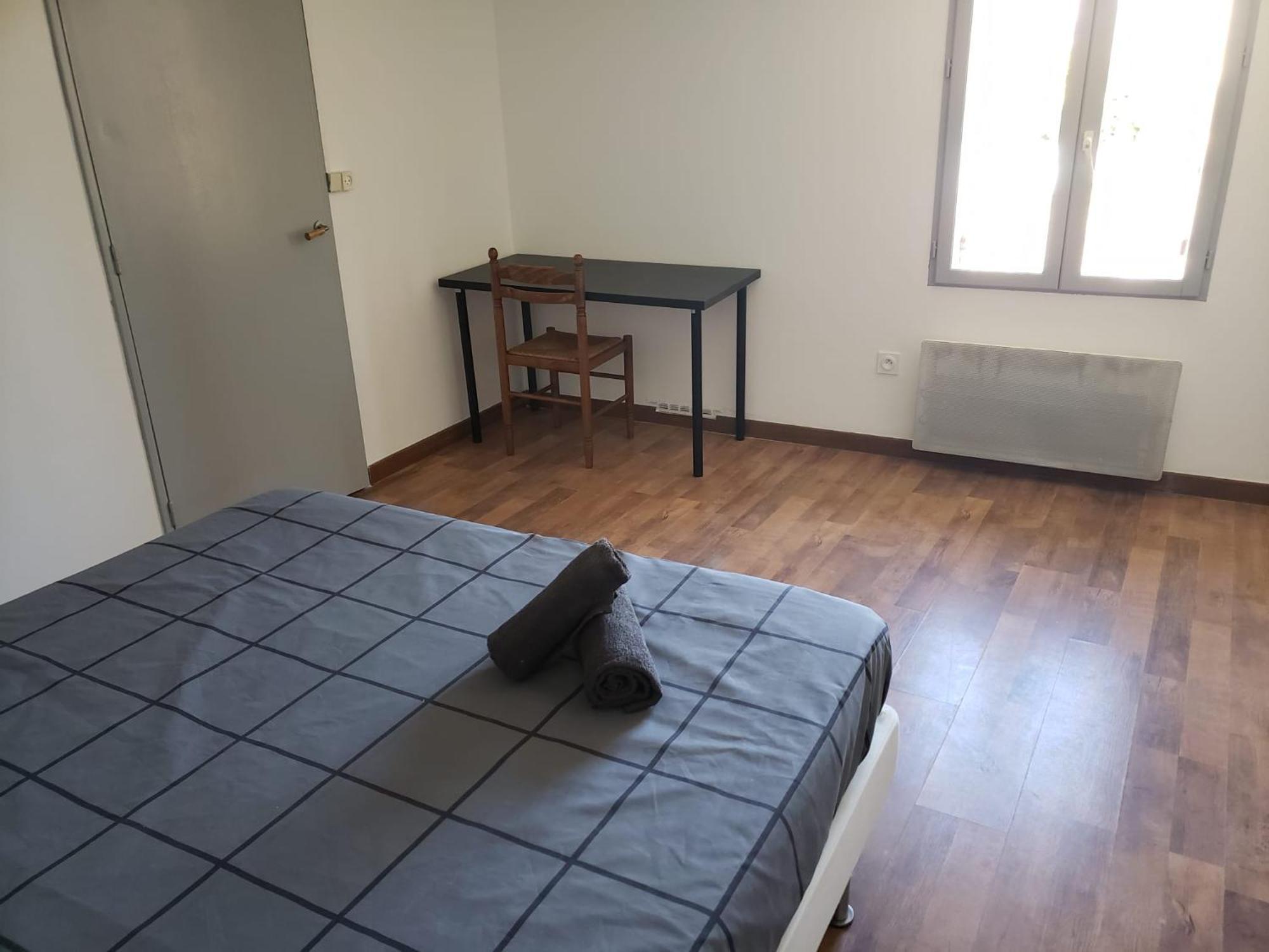 Chambres Meublees Et Spacieuses L'Isle-Jourdain  Bilik gambar